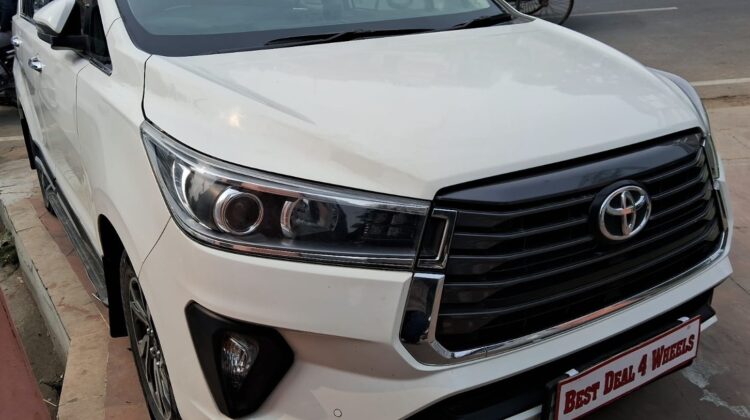 INNOVA CRYSTA 2.4 V