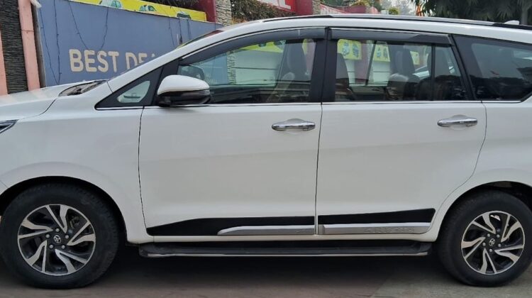 INNOVA CRYSTA 2.4 V