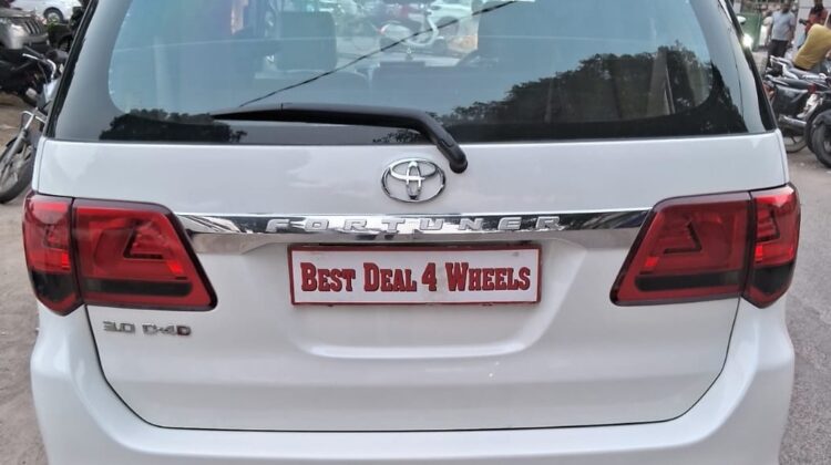 FORTUNER 4X2 (AT)