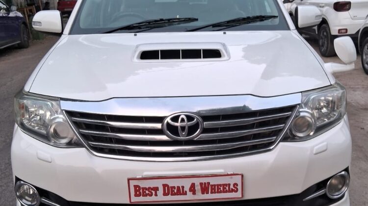 FORTUNER 4X2 (AT)
