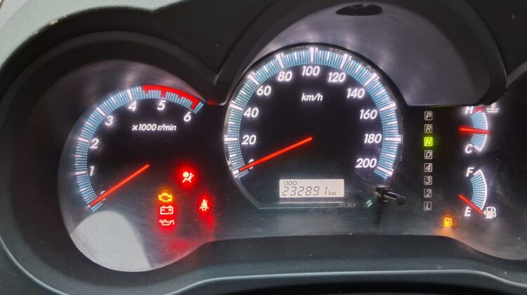 FORTUNER 4X2 (AT)