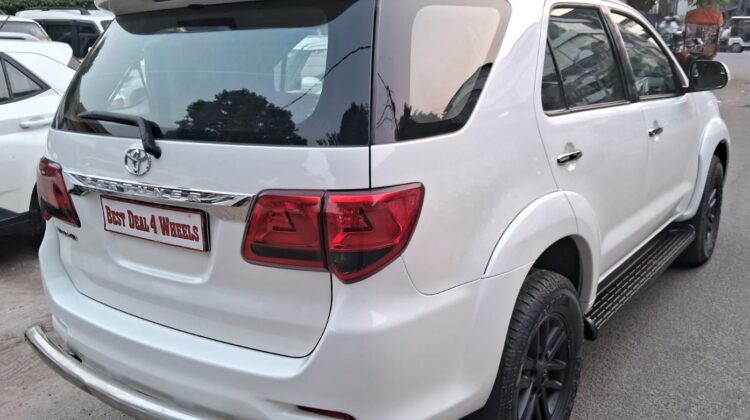 FORTUNER 4X2 (AT)