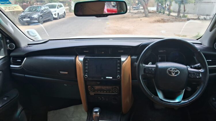 FORTUNER SIGMA 4X4 (AT)