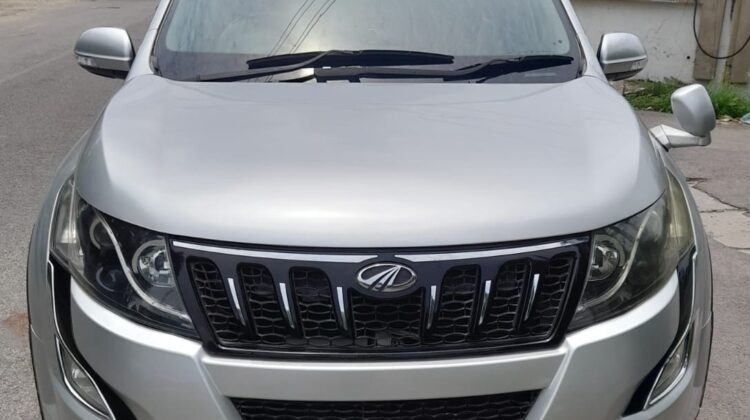 XUV 500 W10