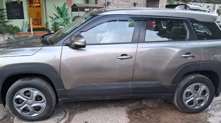 BREZZA VXI