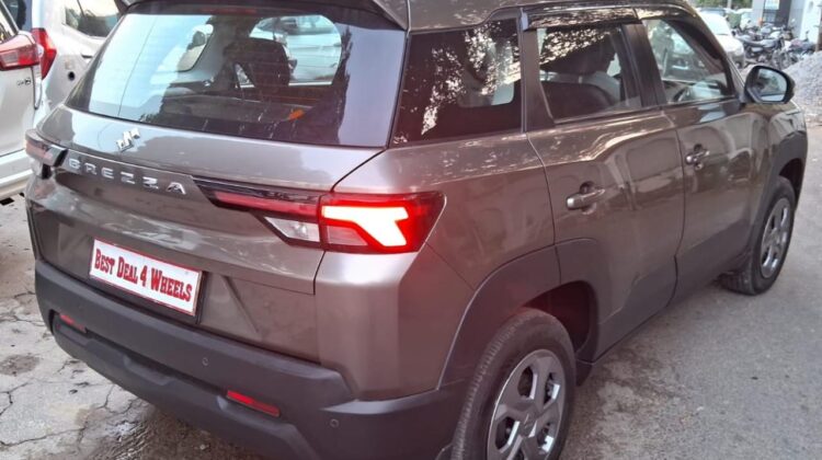 BREZZA VXI