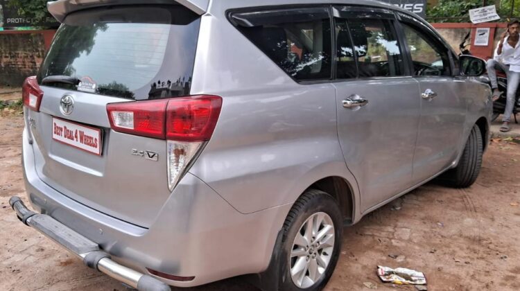 INNOVA CRYSTA 2.4 V