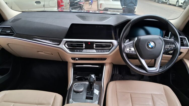 BMW 320 D LUX LINE (AT)