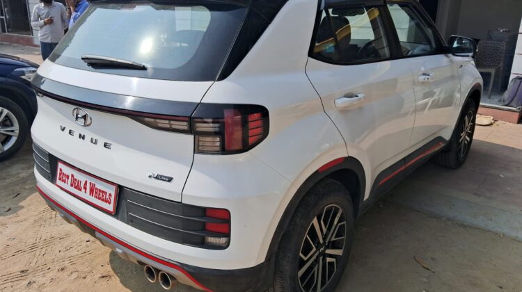 VENUE N LINE N8 (AT)