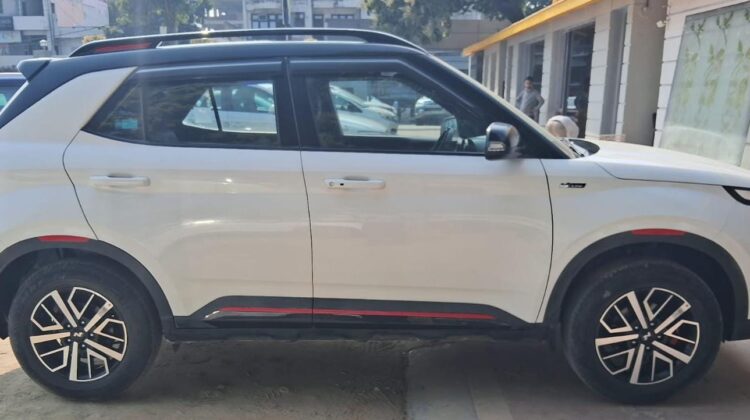 VENUE N LINE N8 (AT)