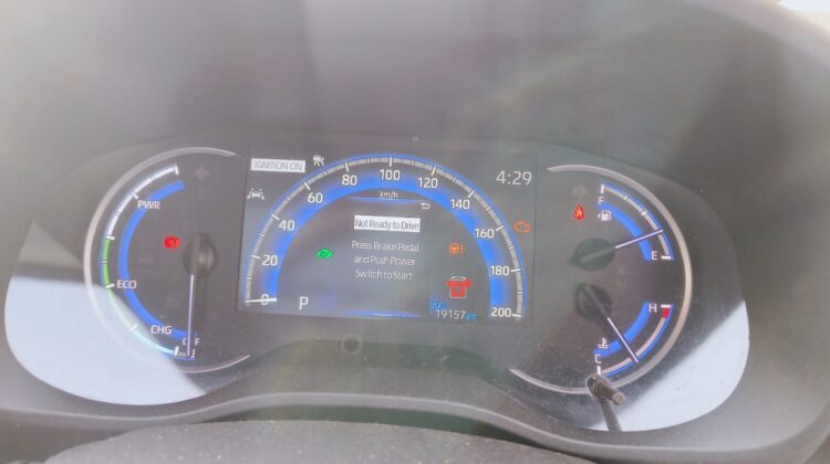 INNOVA HYCROSS HYBRID ZX