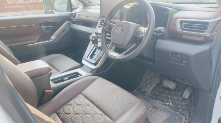 INNOVA HYCROSS HYBRID ZX