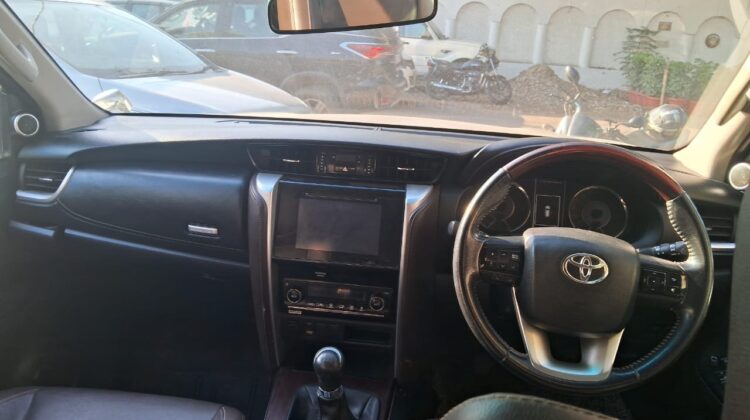 FORTUNER 4X2