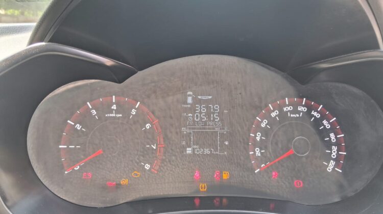XUV 300 W6