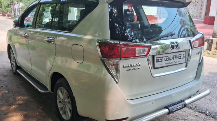 INNOVA CRYSTA 2.4 V