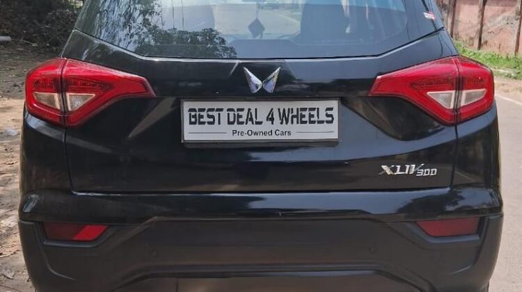 XUV 300 W6
