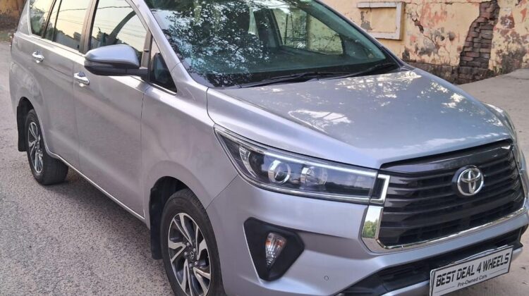 INNOVA CRYSTA 2.4 V