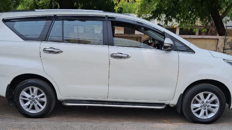 INNOVA CRYSTA 2.4 V