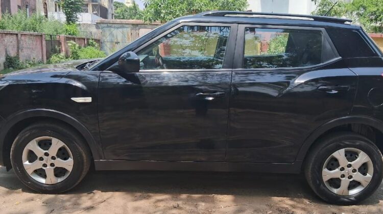 XUV 300 W6