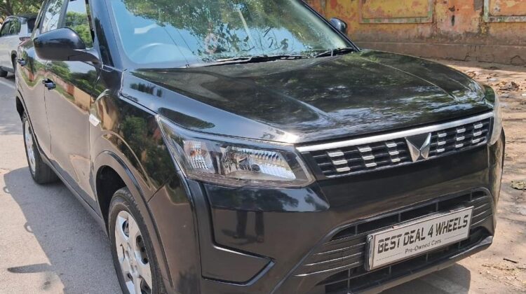 XUV 300 W6