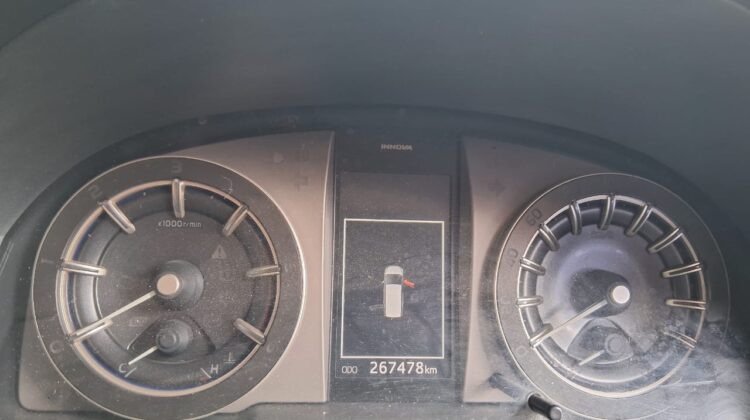 INNOVA CRYSTA 2.4 V
