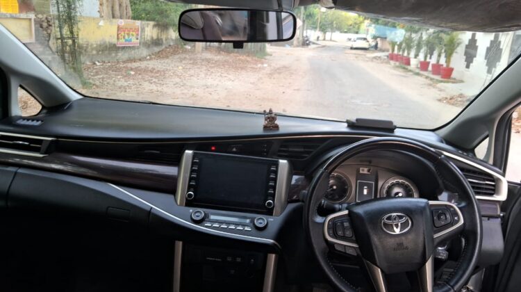 INNOVA CRYSTA 2.4 V