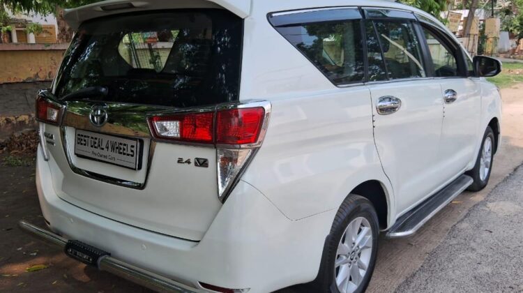 INNOVA CRYSTA 2.4 V