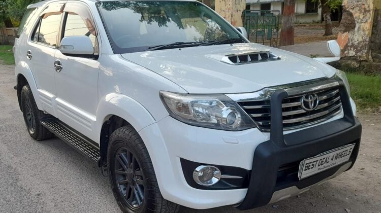FORTUNER 4X4 (AT)