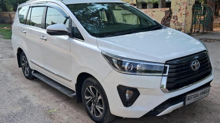 INNOVA CRYSTA 2.4 V