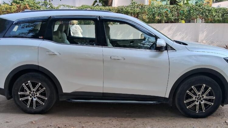 XUV 700 AX7 LUXURY