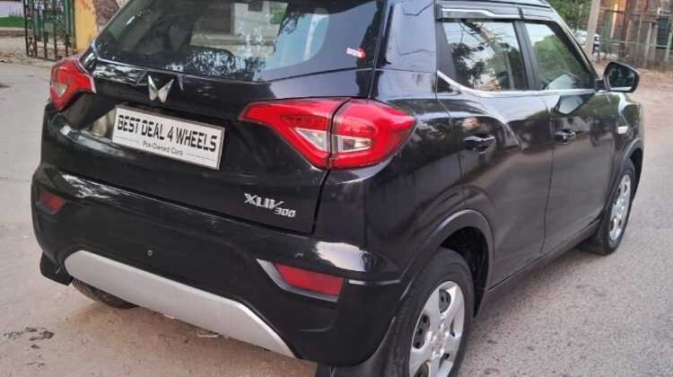 XUV 300 W6
