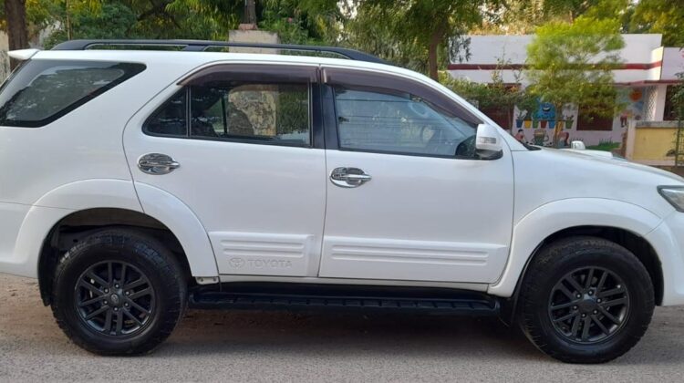 FORTUNER 4X4 (AT)
