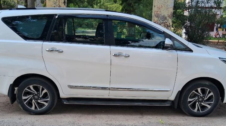 INNOVA CRYSTA 2.4 V