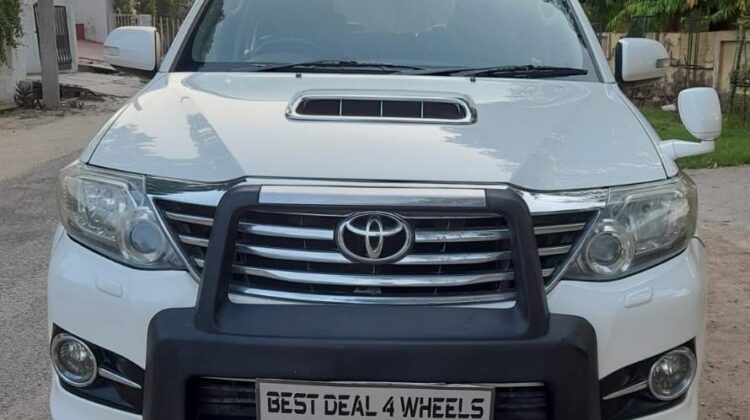 FORTUNER 4X4 (AT)