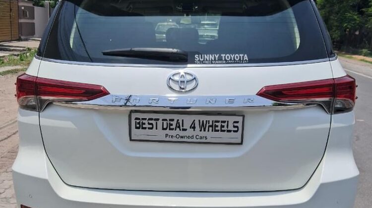 FORTUNER 4X2 (AT)