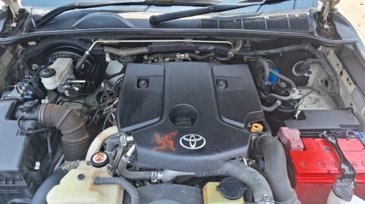 FORTUNER 4X2 (AT)
