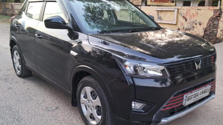 XUV 300 W6