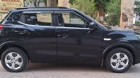 XUV 300 W6