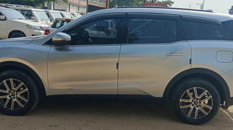 XUV 700 AX7